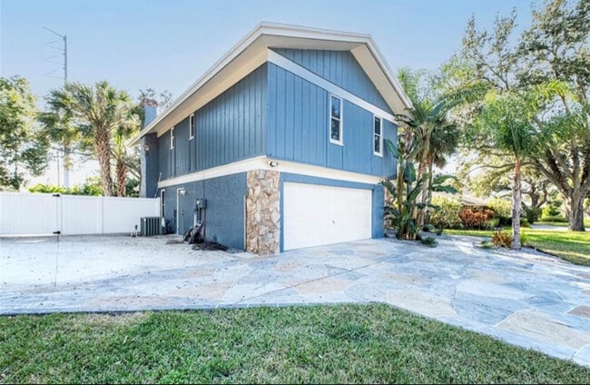 Photo - 1599 Brae-Moor Ln