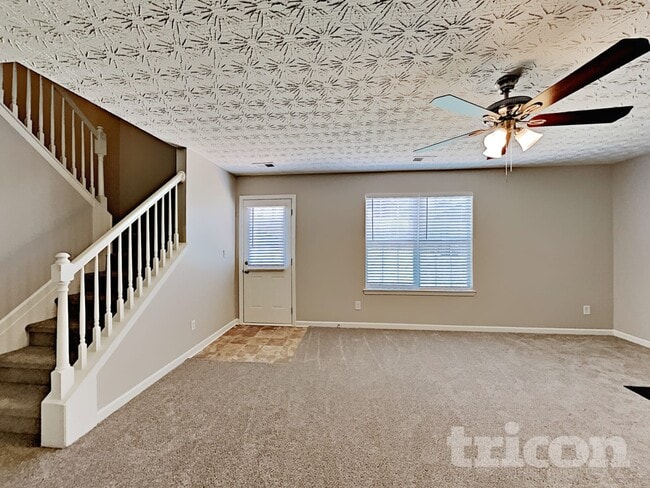 Photo - 7637 Garnet Dr