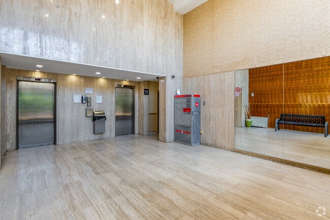 Hall d'entrée - Sunrise Towers