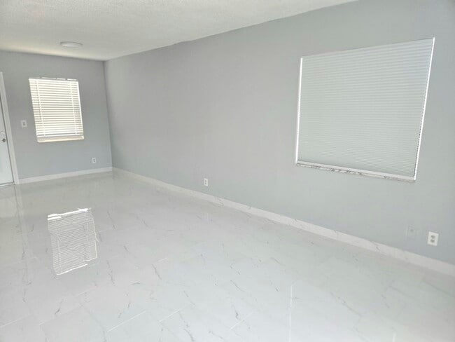 6505 Winfield Blvd Unit B-31