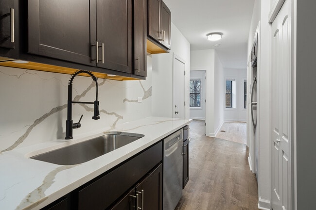 Photo - 1904 N Whipple St Unit 101