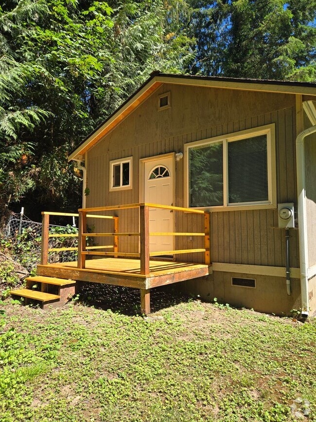 Building Photo - 4726 Lerch Rd Unit 1/2 Rental