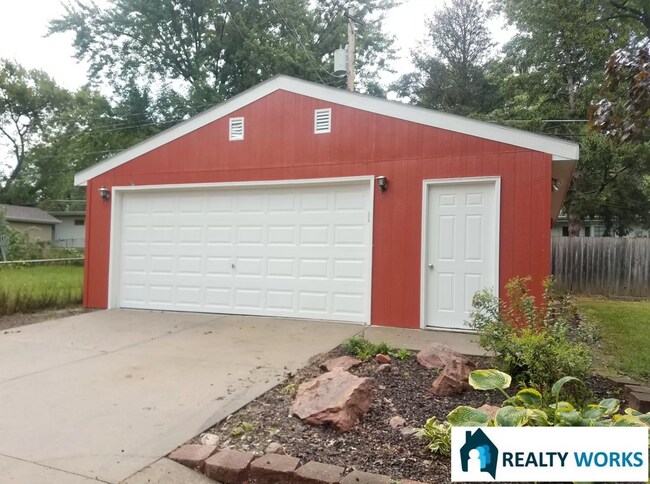 Photo - Lovely 4 Bed House!