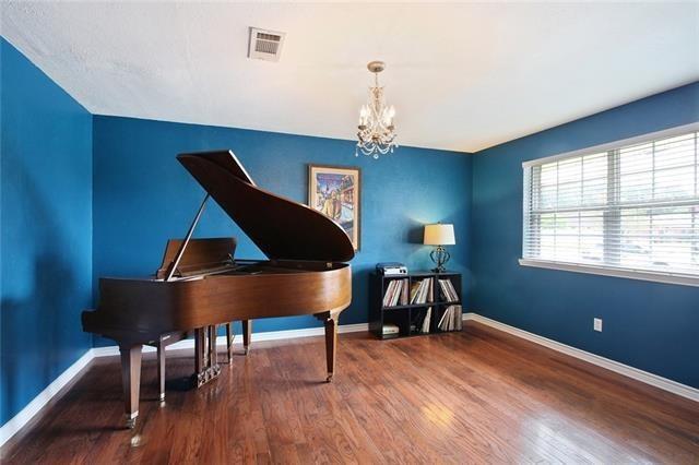 Photo - 2005 Satsuma Ave