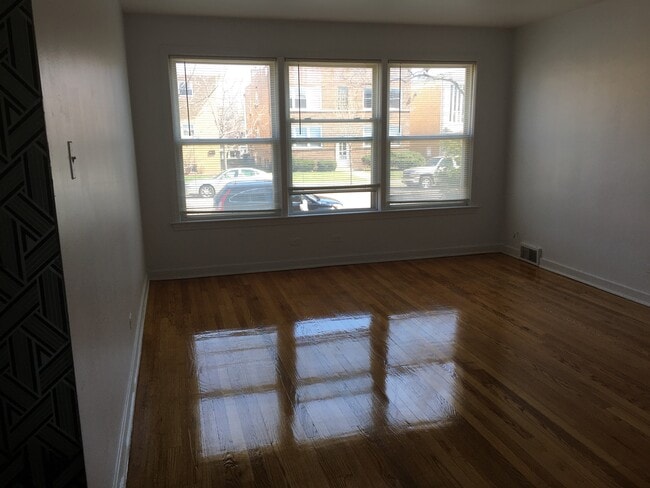 Photo - 8950 Bronx Ave