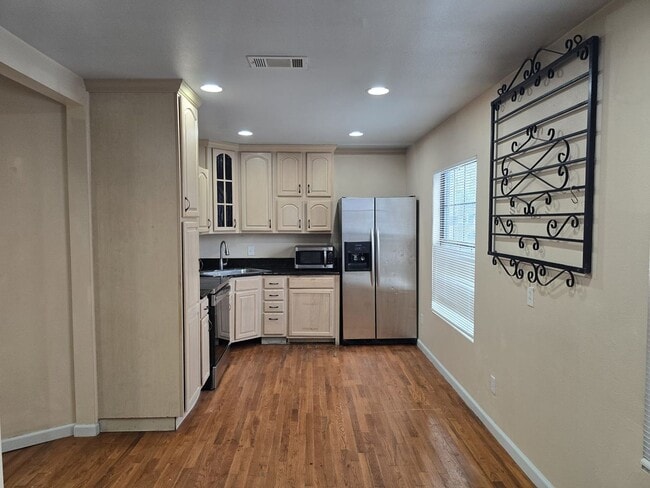 Photo - 2710 W Craig Pl