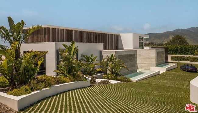 Photo - 6889 Dume Dr