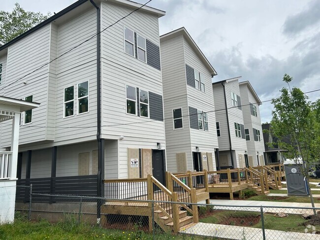 Building Photo - 399 Elm St NW Rental