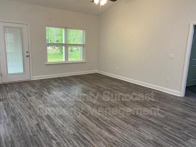 Photo - 1605 Willow Rd