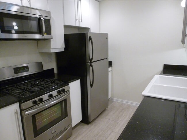 Building Photo - 216 Marshall St Unit 1 Rental
