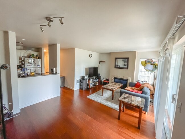 Photo - 3043 14th Ave W Unit #A