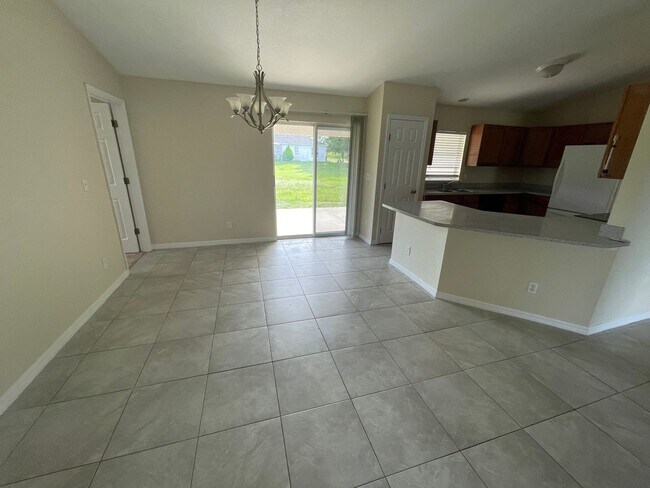 Photo - 3 Bed/2 Bath SFH in Silver Spring Shores! AVAILABLE NOW!