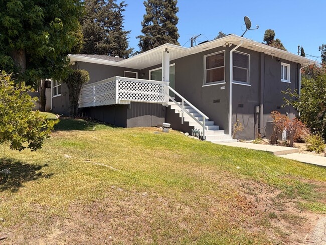 Building Photo - 2404 Wetherhead Dr