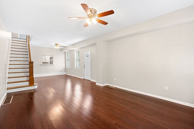 Photo - 2623 Sepviva St