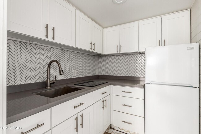 Photo - 3027 N 37th St Unit 6