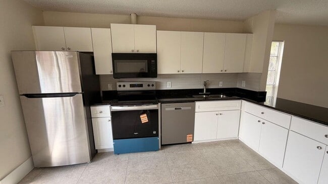 Building Photo - 4774 Orleans Ct