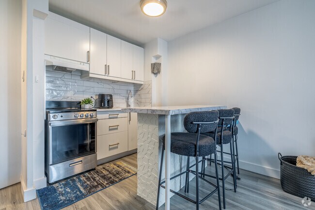 1 chambre, 1 salle de bain - Cuisine - Le Royal Urbain