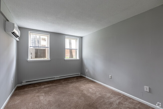 1BR, 1BA Classic - 803SF - Bedroom