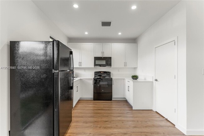 Photo - 425 SW 1st St