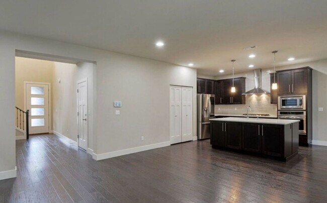 Photo - Upscale Bothell home in quiet Neighborhood!