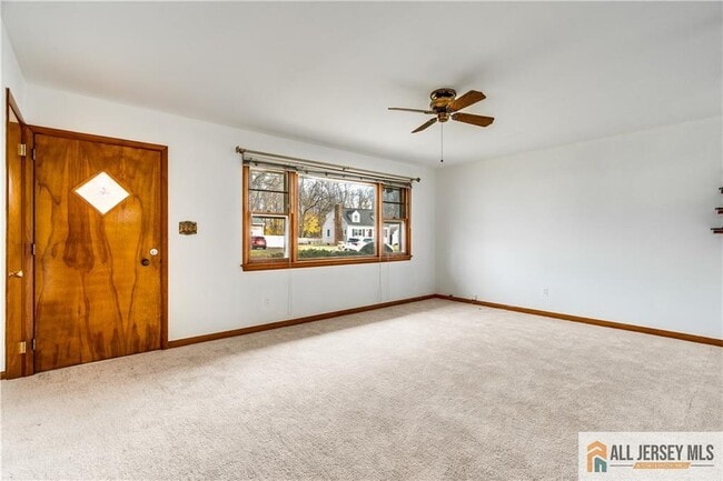 Photo - 1474 Huron Rd