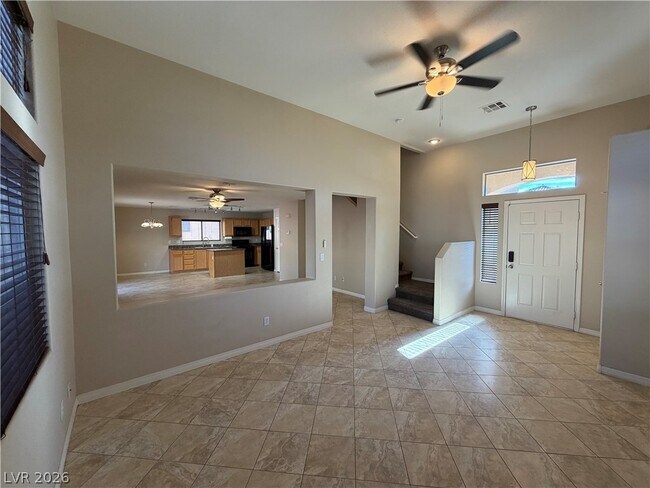 Photo - 7613 Roop St