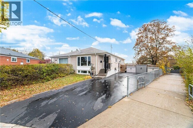 Photo - 1301 Freeport Dr