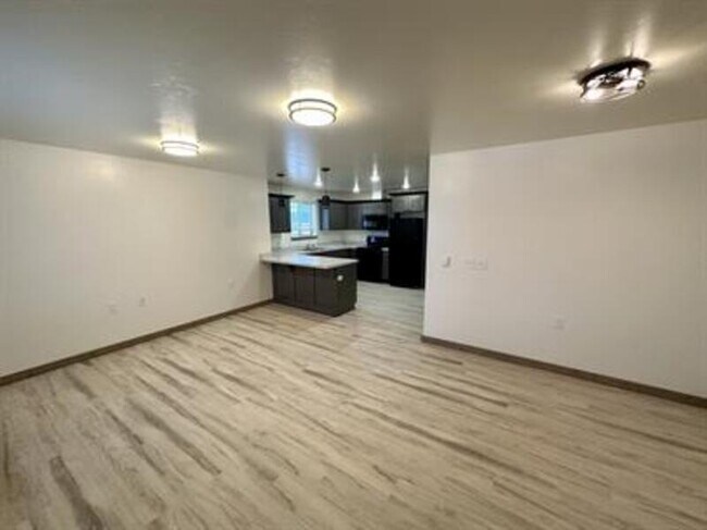Photo - 1040 Enterprise Dr