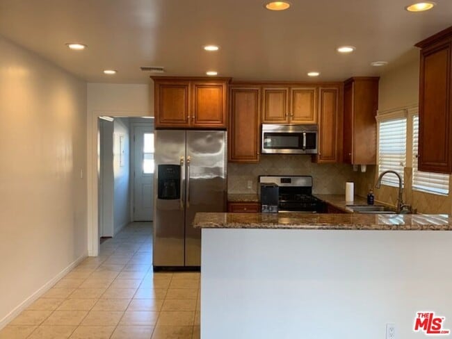 Photo - 1305 W 37th Pl