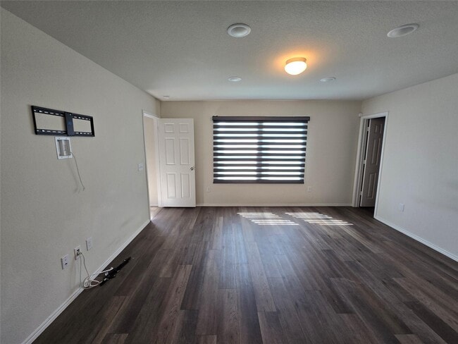 Photo - 1126 Ainsley Ln