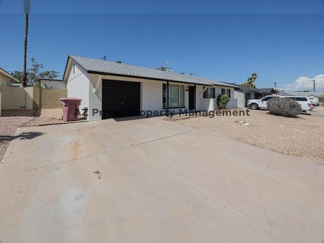 Building Photo - 8614 E Palm Ln Rental