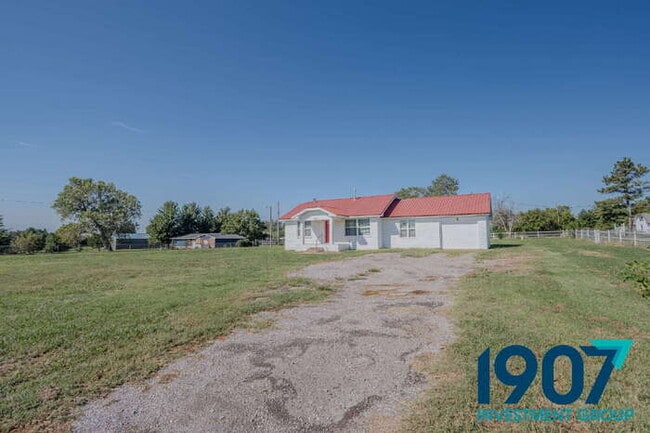 Photo - Spacious Rural Retreat in Norman with Open...