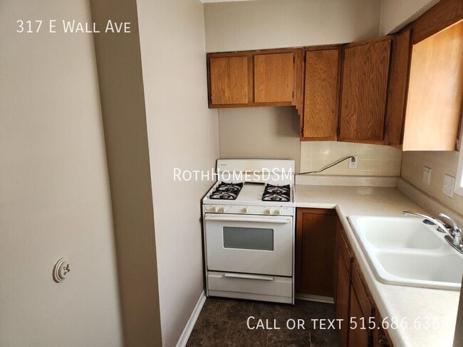 Photo - 317 E Wall Ave