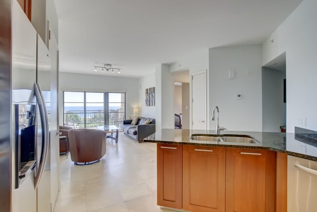 Photo - 2409 N Ocean Blvd Unidad 726