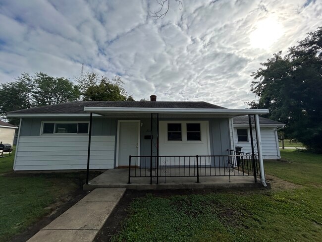 Building Photo - 231 Lindenwood Dr Rental