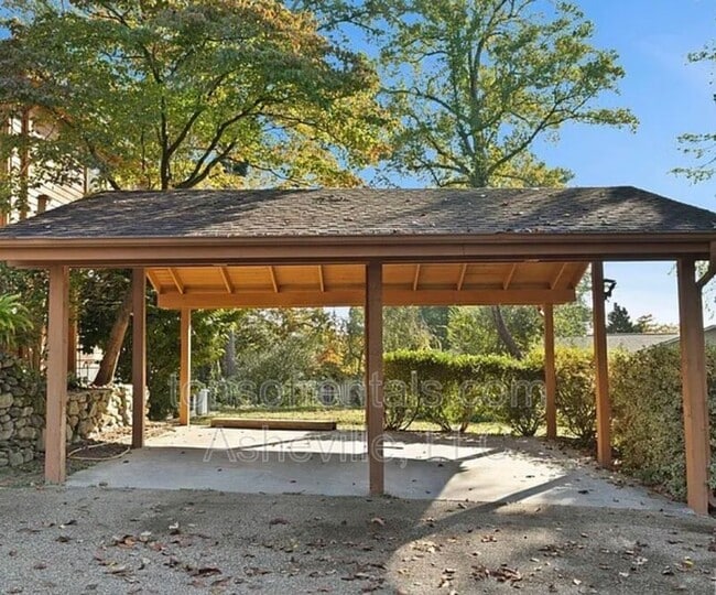 Photo - 581 Courtwood Ln Unidad #3