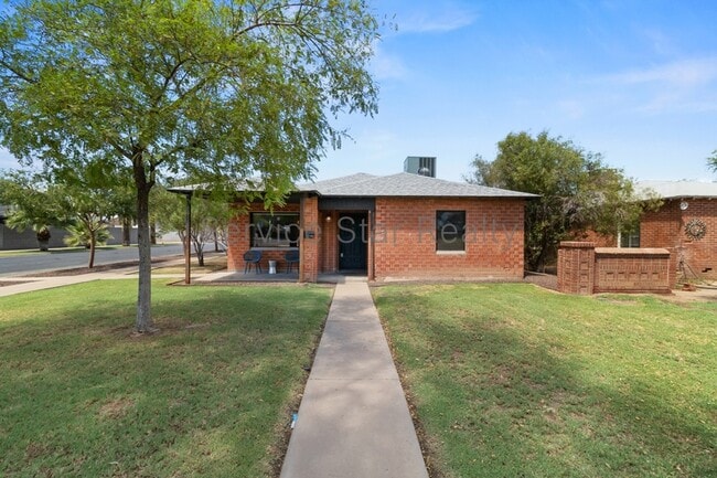 Building Photo - 1546 W Culver St Rental