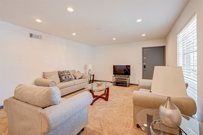 Photo - 5863 Inwood Dr Unit 5