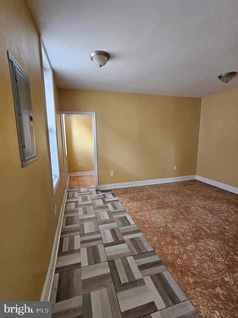240 W Glenwood Ave