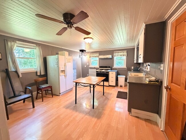 Photo - 2 Bedroom Home in Palmer! $750
