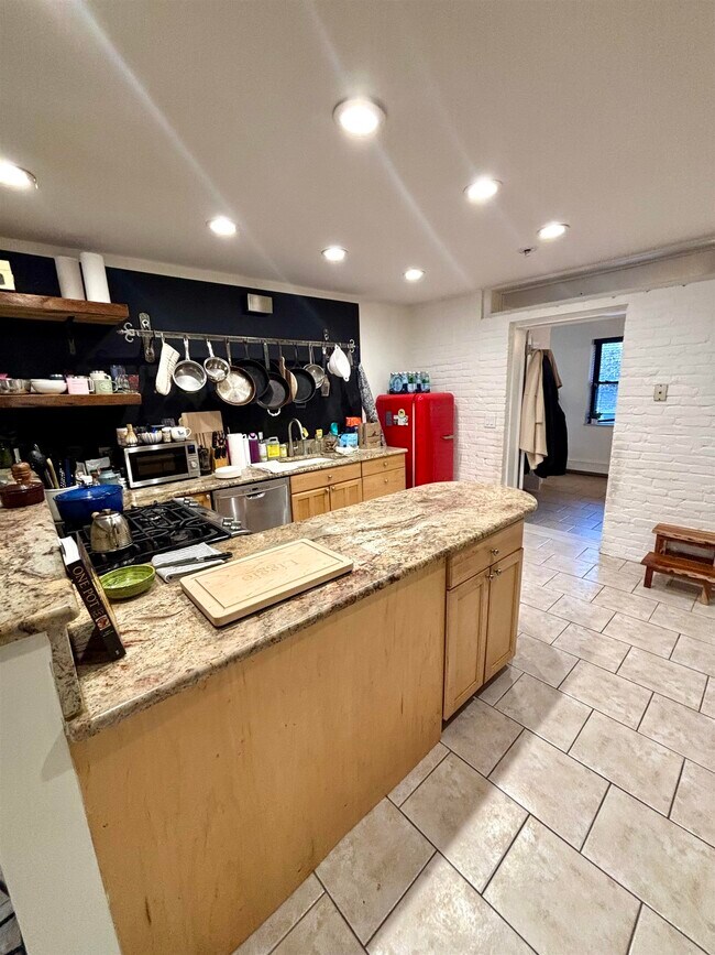 Photo - 204 Warren St Unit G