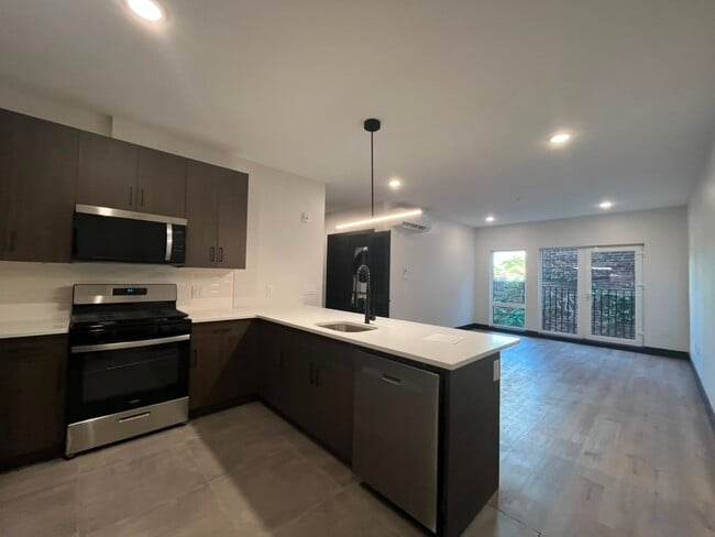 870 Broadway Unidad 201