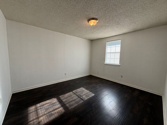 Photo - For Rent - Great Duplex Unit in North Nashville