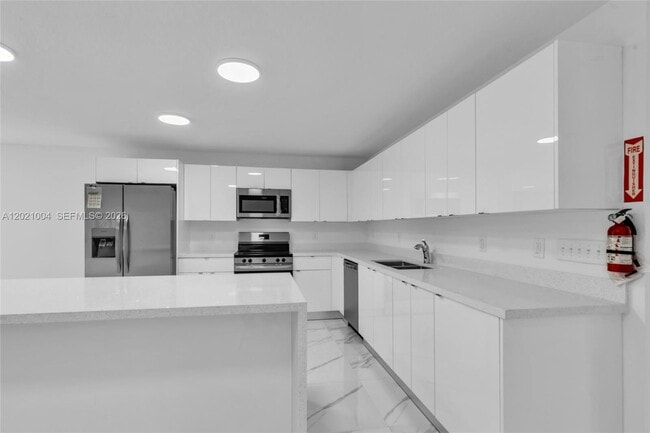 Photo - 152 NW 18th St