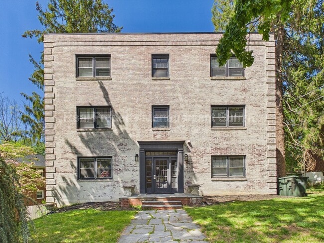 Building Photo - 625 Alleghany Ave Unit Apt 3