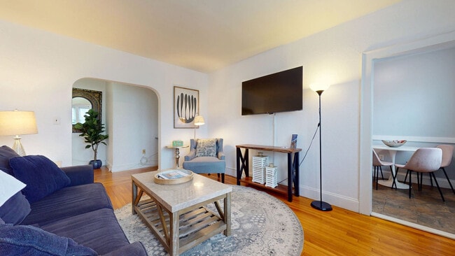 Building Photo - 90 Kilsyth Rd Rental