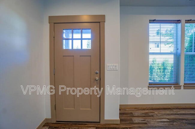 Photo - 13801 NE 33rd Cir