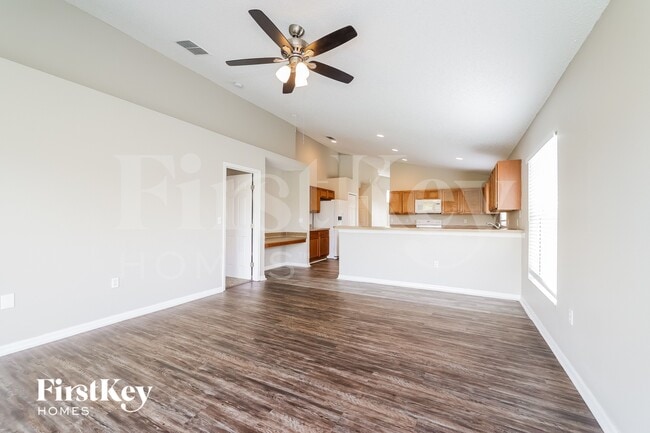 Photo - 984 Alsace Dr