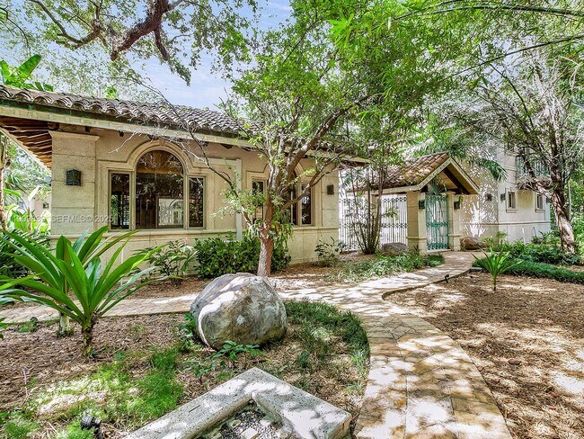 Photo - 3504 Banyan Cir