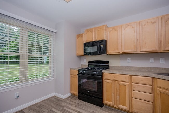 Photo - 413 Atlanta Court Unit 413